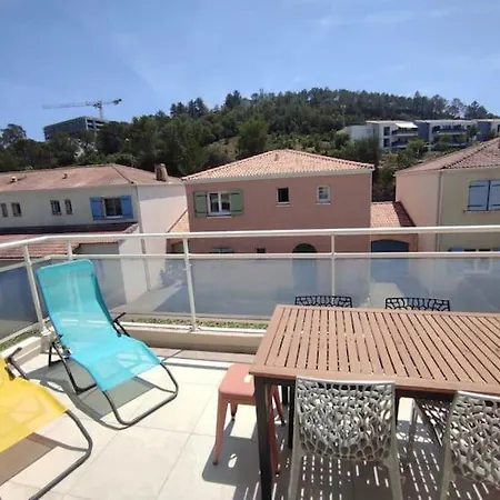 Cosy Dans Avec Piscine Saint-Raphaël